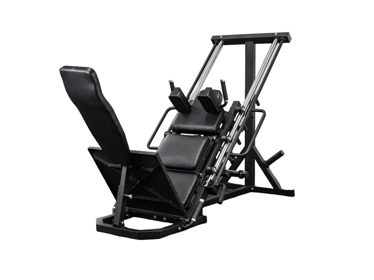 Ergonomic angled foot platform and padded seat on Reload V2 combo