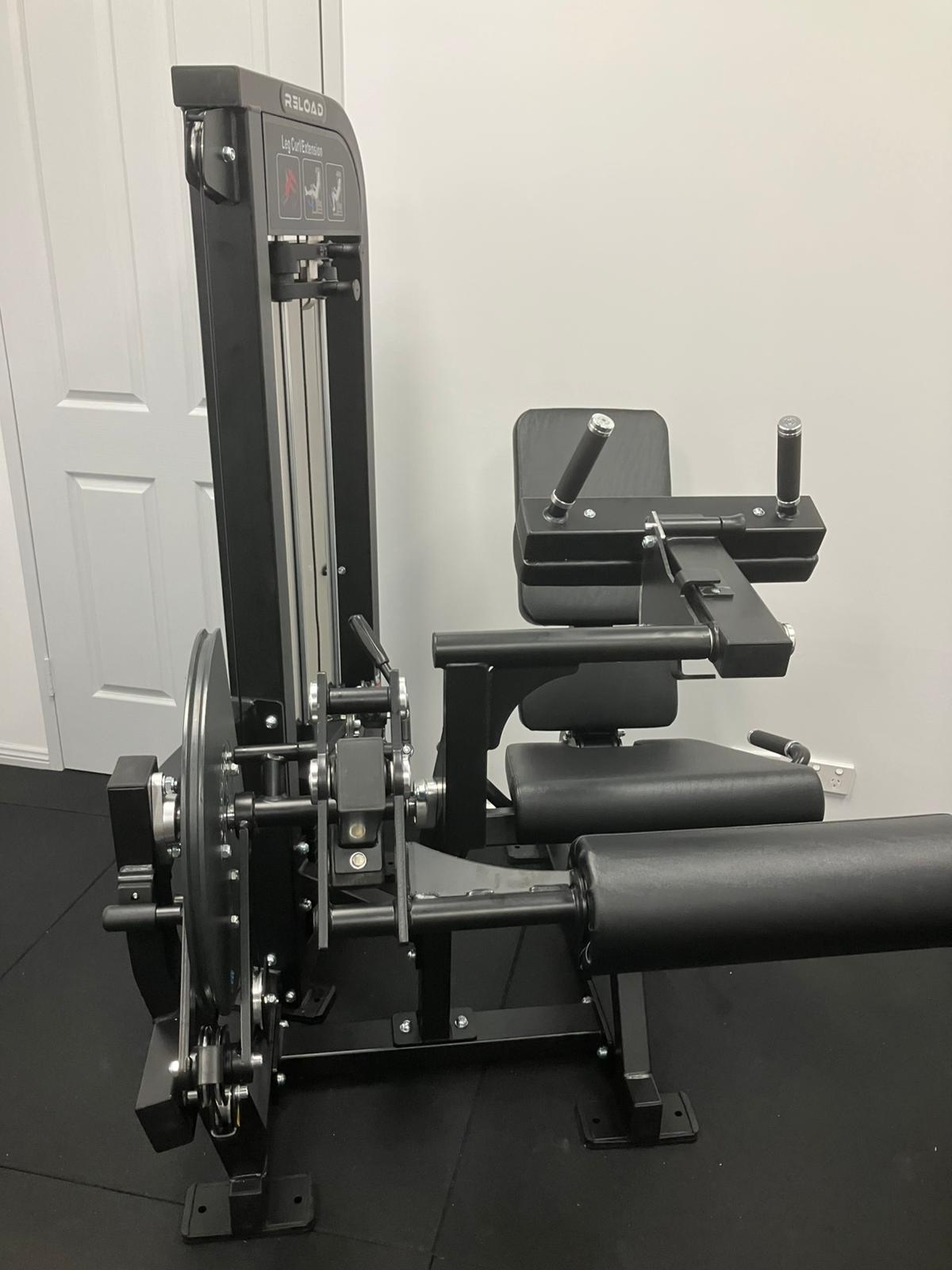 T-MAX Series dual leg curl and leg extension machine TY25 - detail view 3