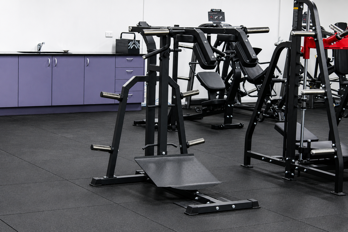 Reload Leverage Squat Machine – Watson Style – Commercial Plate Loaded
