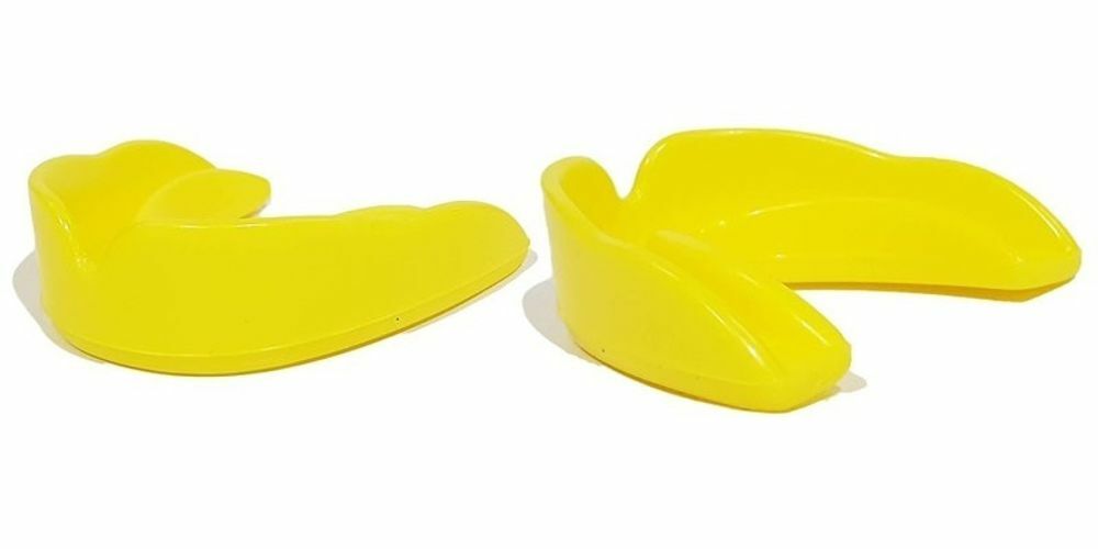 The Fitness Hero endurance mouth guard helps prevent serious injury or concussion. Our mouth guards are one of the most important pieces of protective equipment you can have in your kit bag. Available in 4 colors and 4 sizes