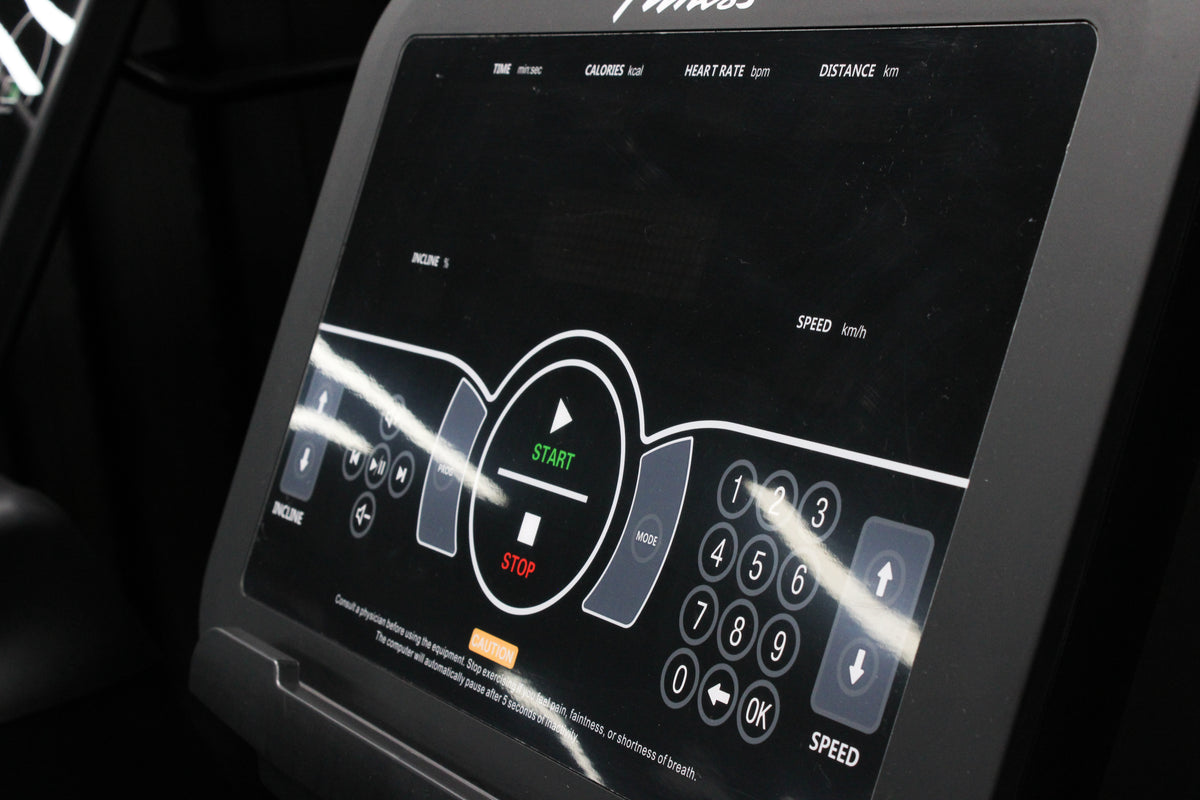 Reload Pro TX-10 Commercial Treadmill, screen