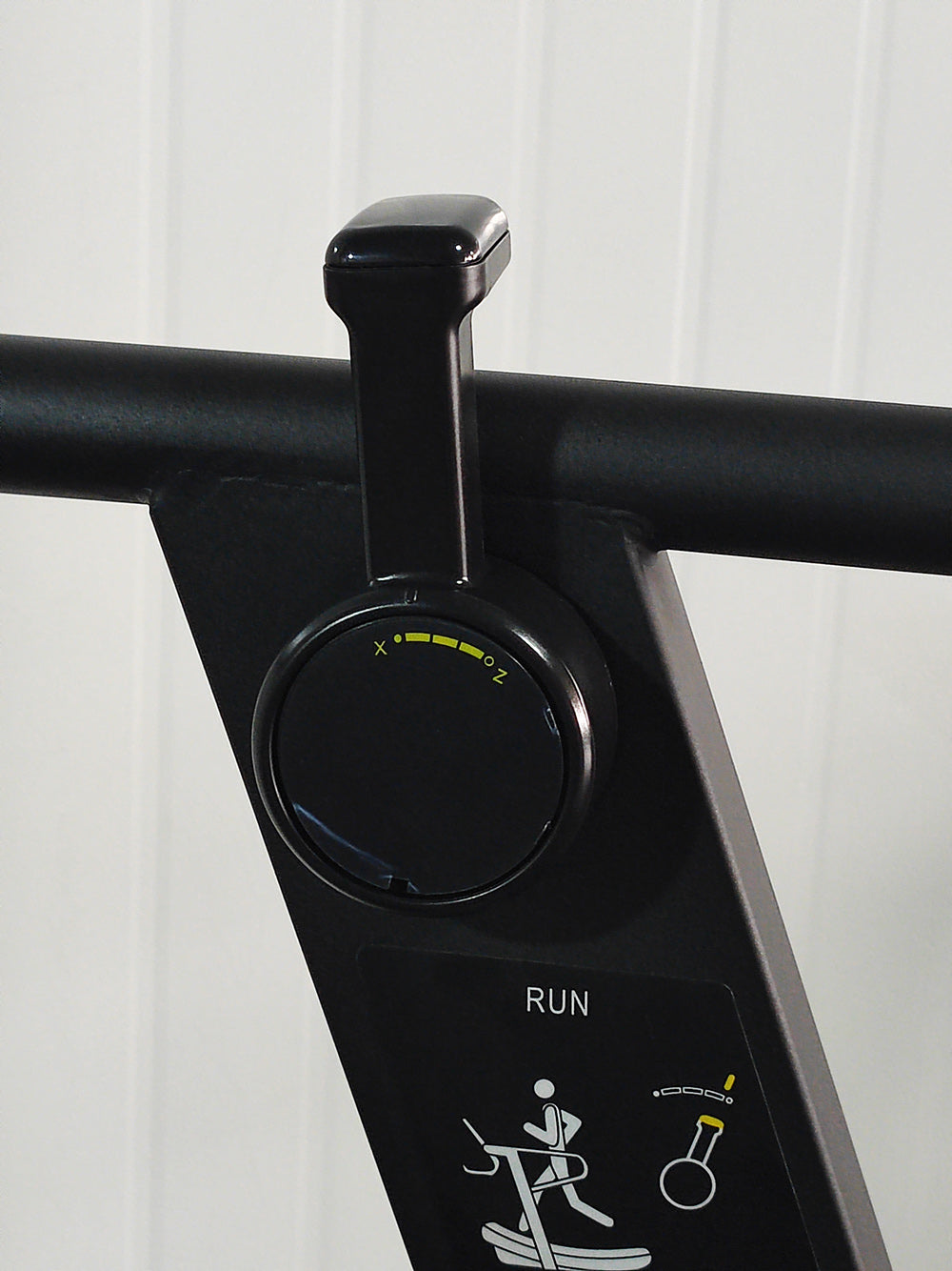 Reload Pro X-Series Curved Treadmill resistance 