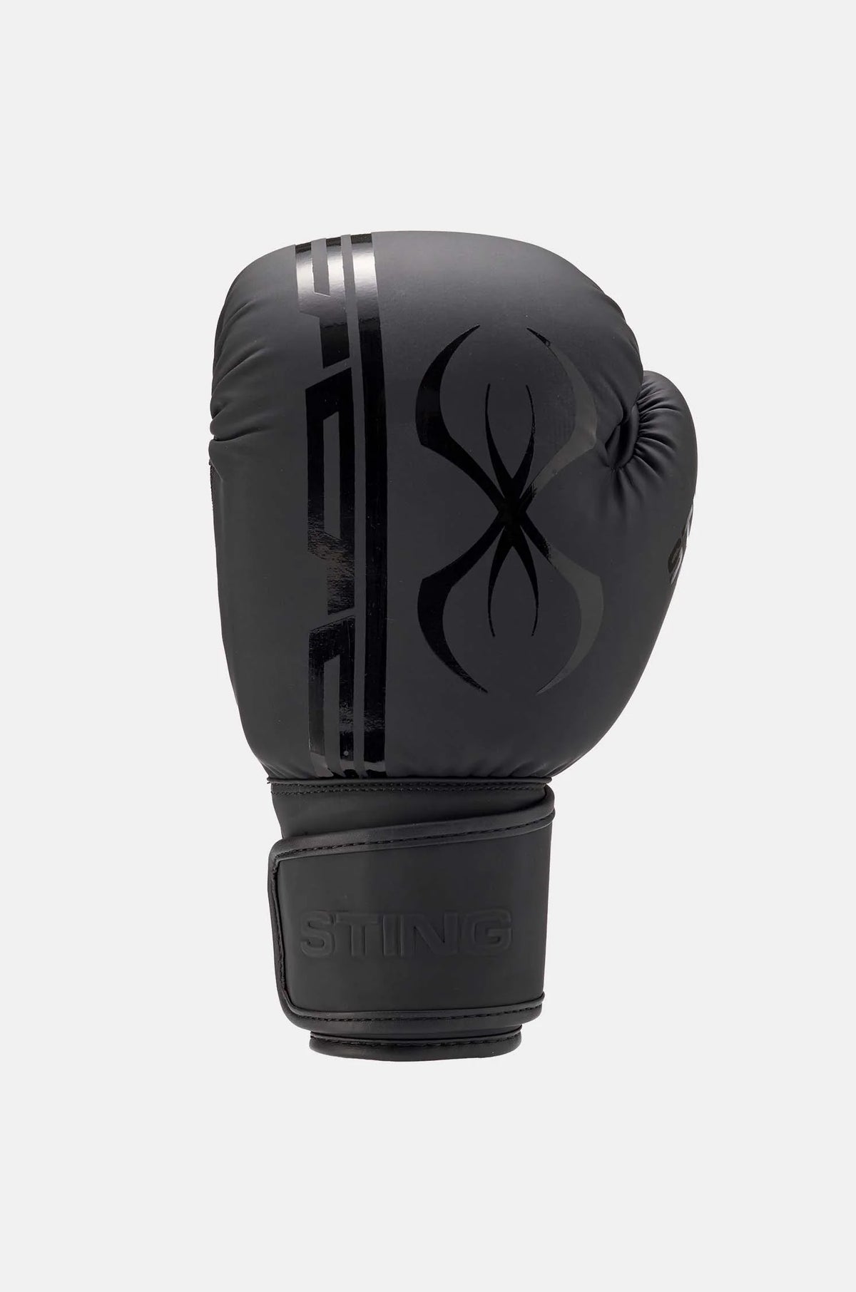 sting armaplus boxing gloves matte black training gloves front view
